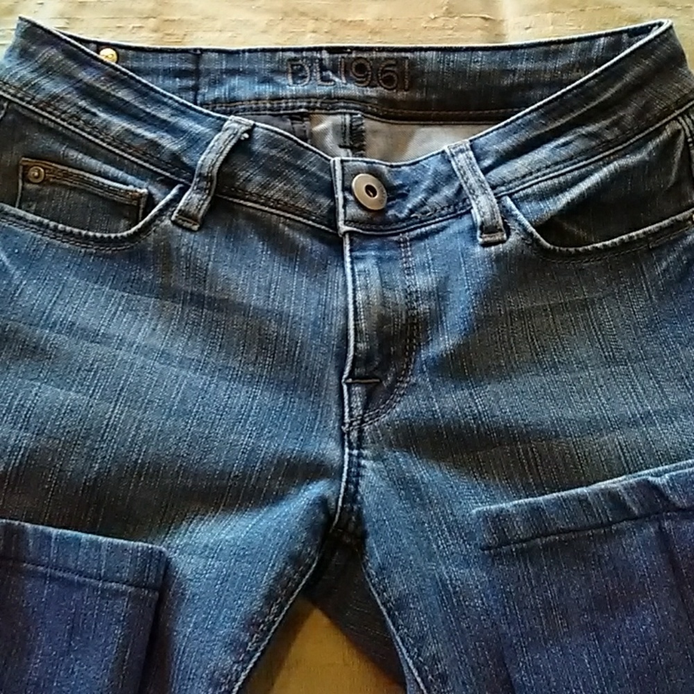 DL1961 Jessica Jeans - Picture 7 of 8